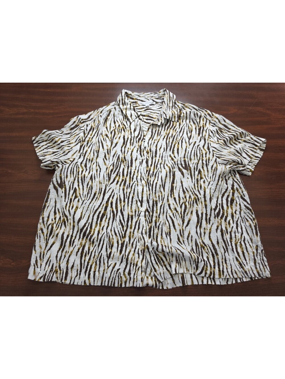 Jane & Delancey Animal Print Short Sleeve Button Down Size M Zebra Casual Luxe